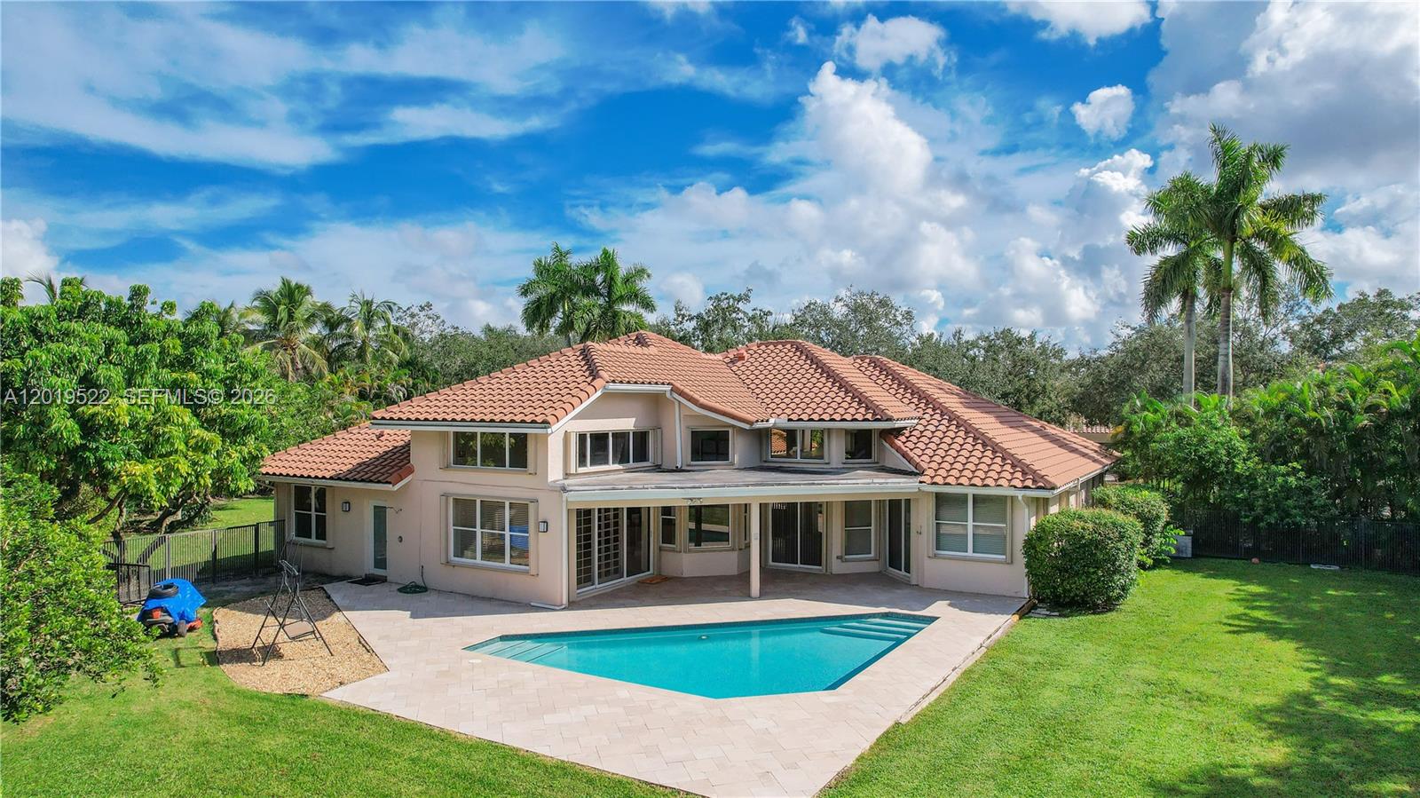 1256 S Manor Dr S, Weston FL 33326