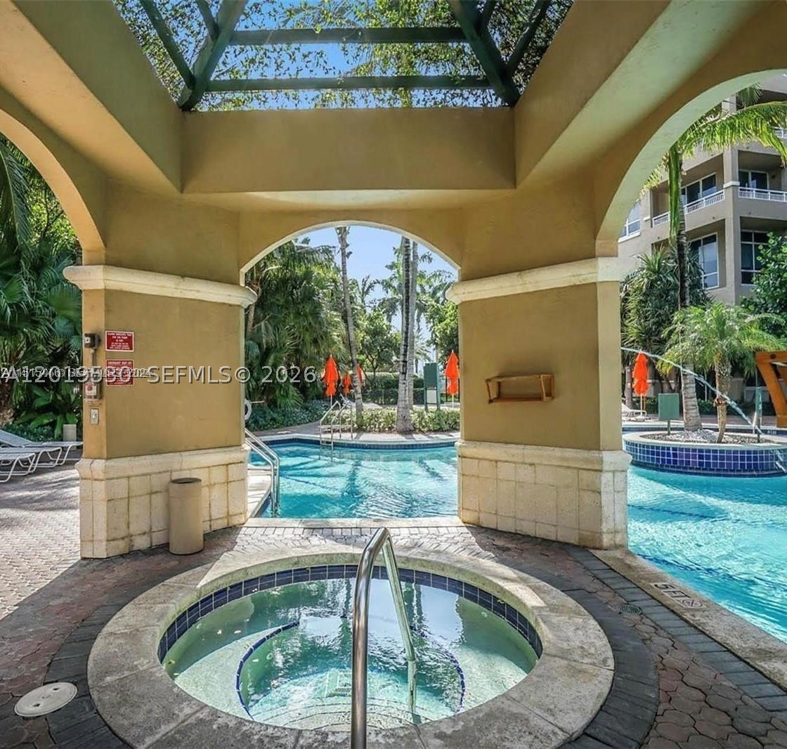 19501 W Country Club Dr #2115, Aventura FL 33180