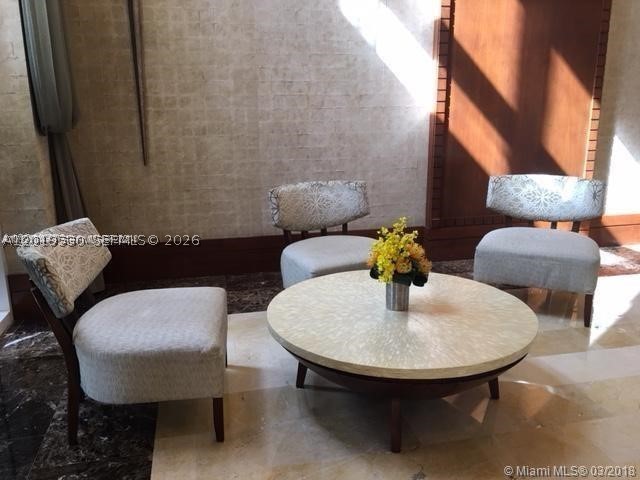 19501 W Country Club Dr #2115, Aventura FL 33180
