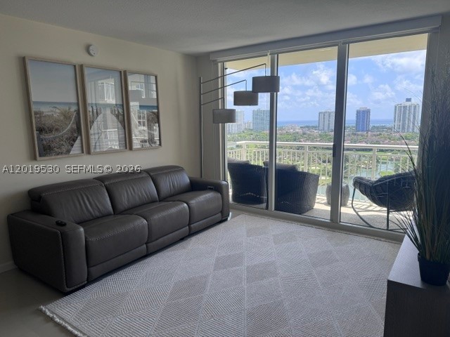 19501 W Country Club Dr #2115, Aventura FL 33180