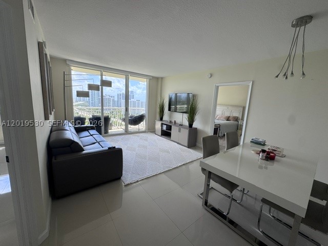 19501 W Country Club Dr #2115, Aventura FL 33180
