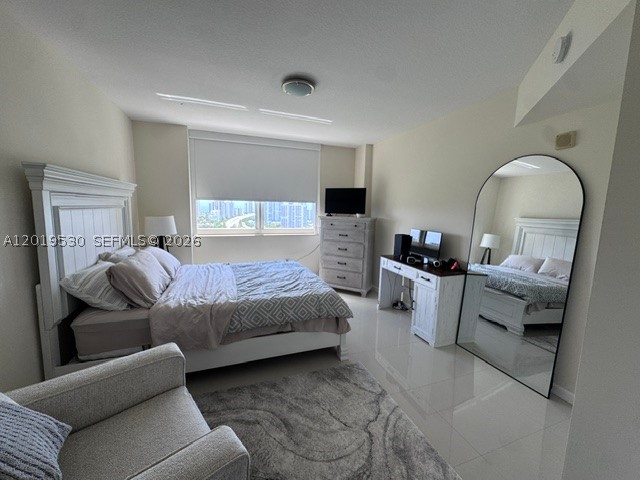 19501 W Country Club Dr #2115, Aventura FL 33180
