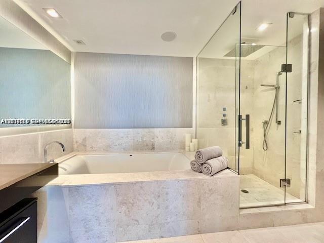 17121 Collins Ave #1003, Sunny Isles Beach FL 33160