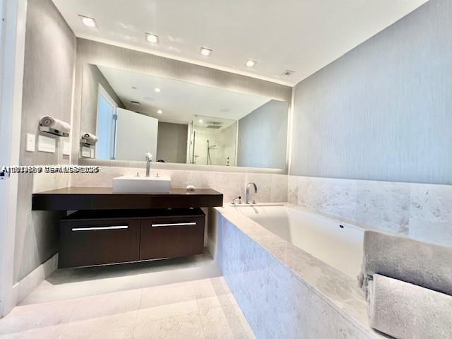 17121 Collins Ave #1003, Sunny Isles Beach FL 33160