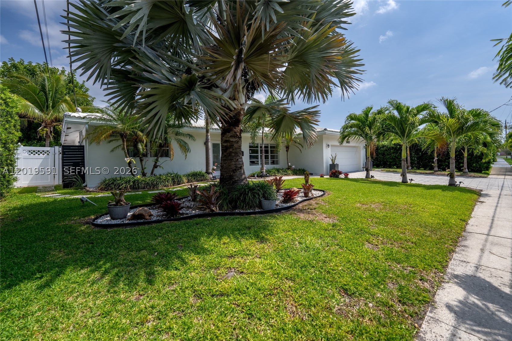 1465 NE 53rd St, Fort Lauderdale FL 33334