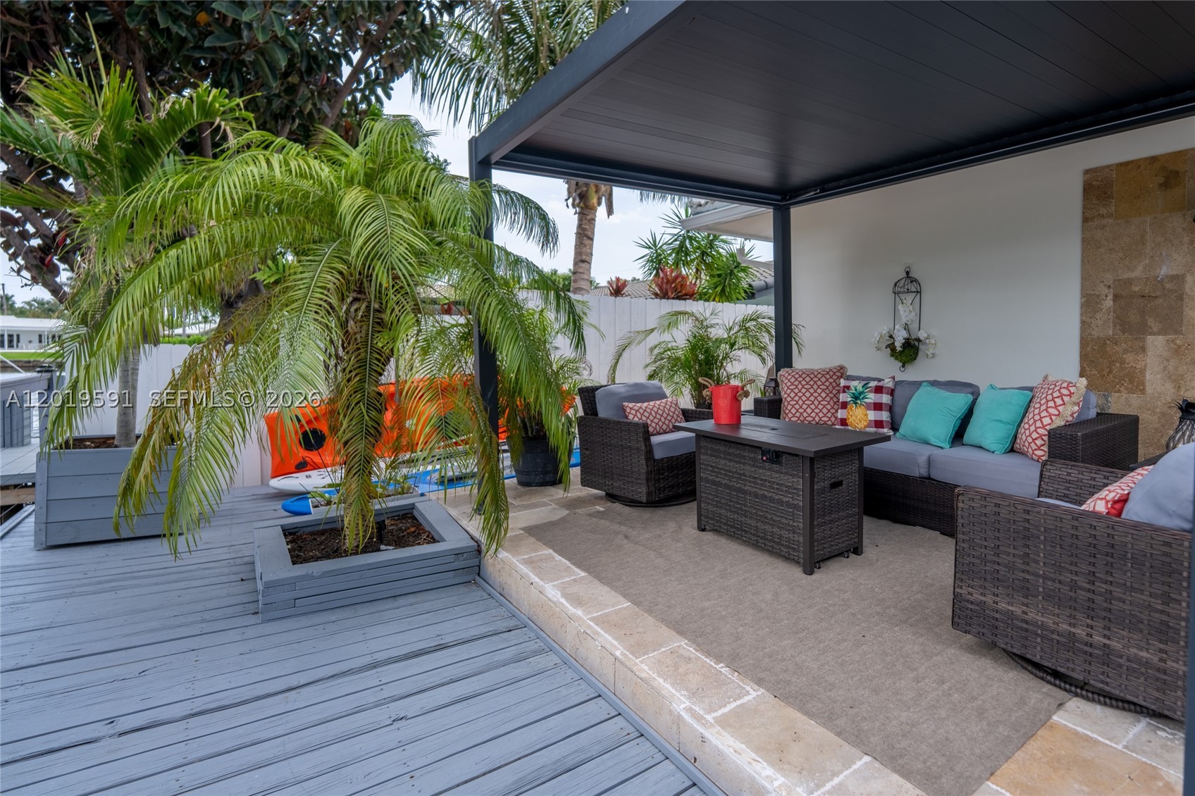 1465 NE 53rd St, Fort Lauderdale FL 33334