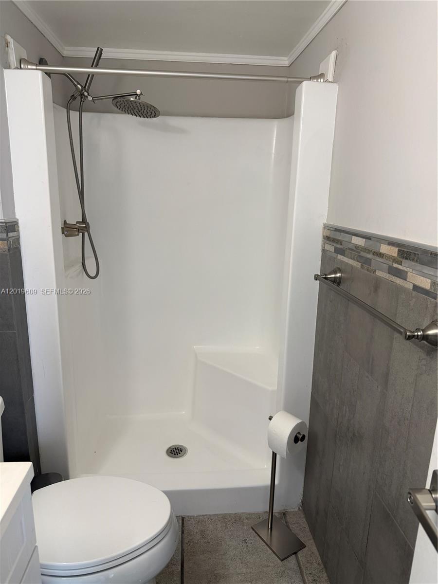 2350 NE 135th St #1110, North Miami FL 33181