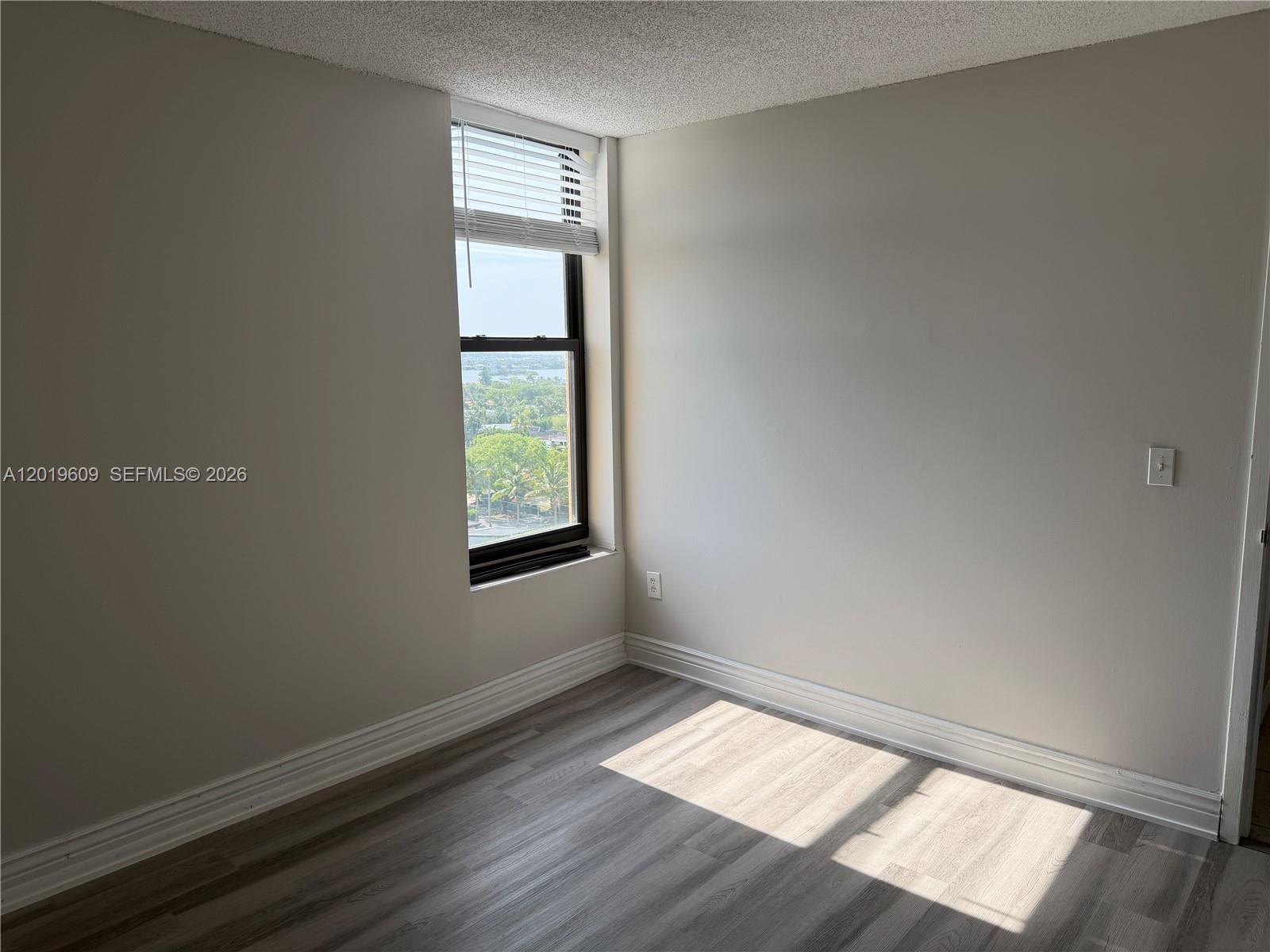 2350 NE 135th St #1110, North Miami FL 33181