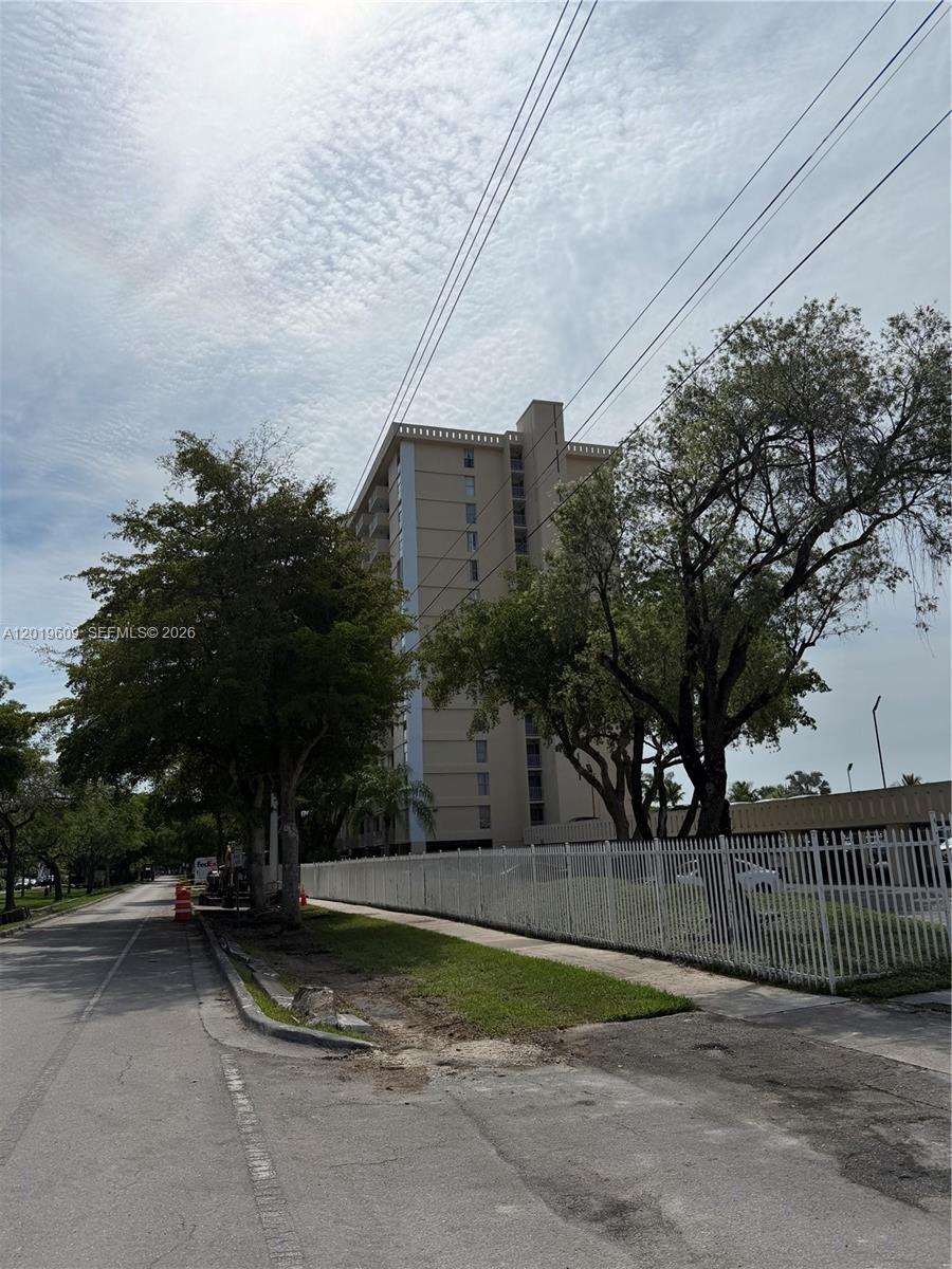 2350 NE 135th St #1110, North Miami FL 33181