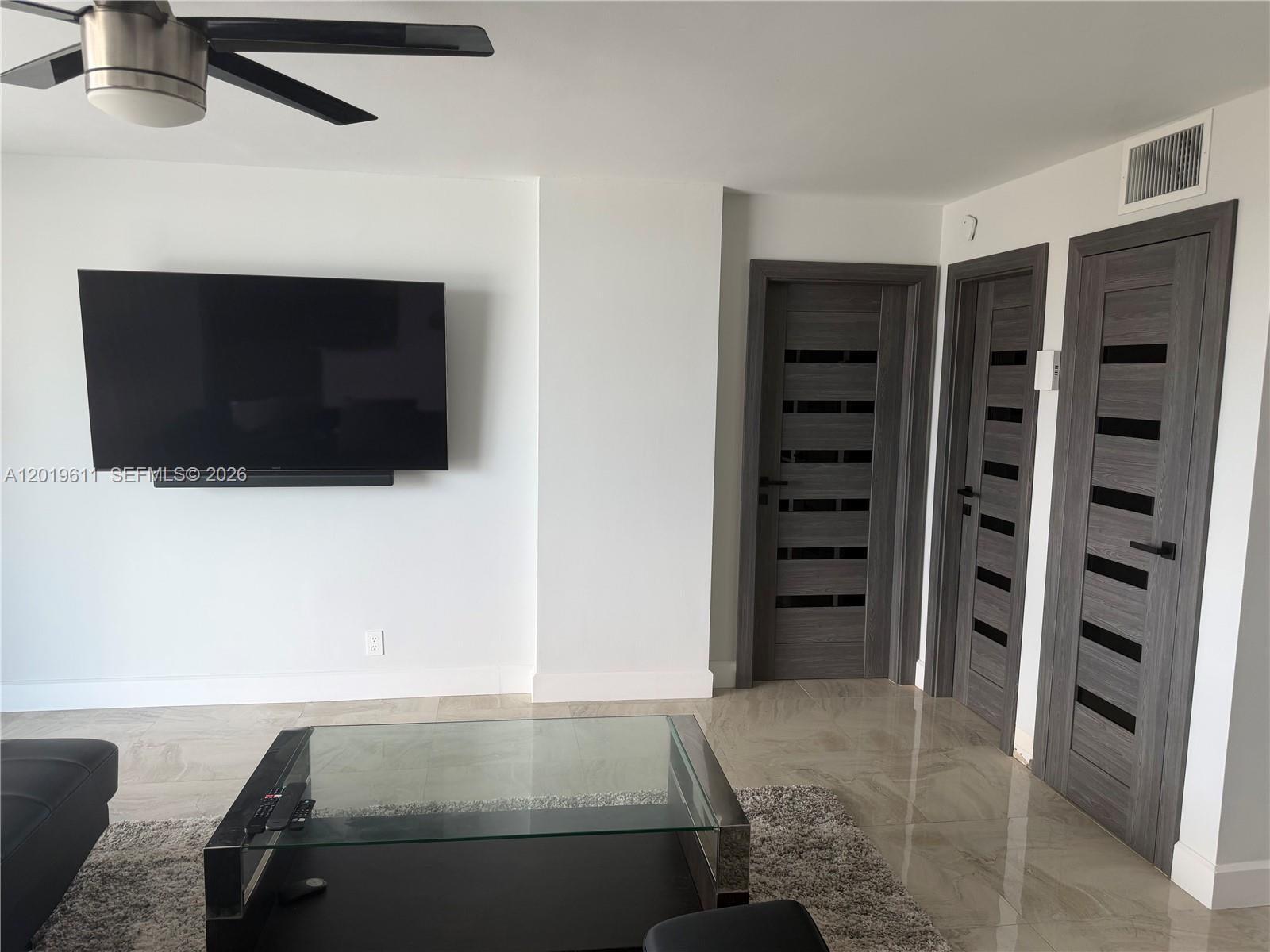 137 Golden Isles Dr #1006, Hallandale Beach FL 33009