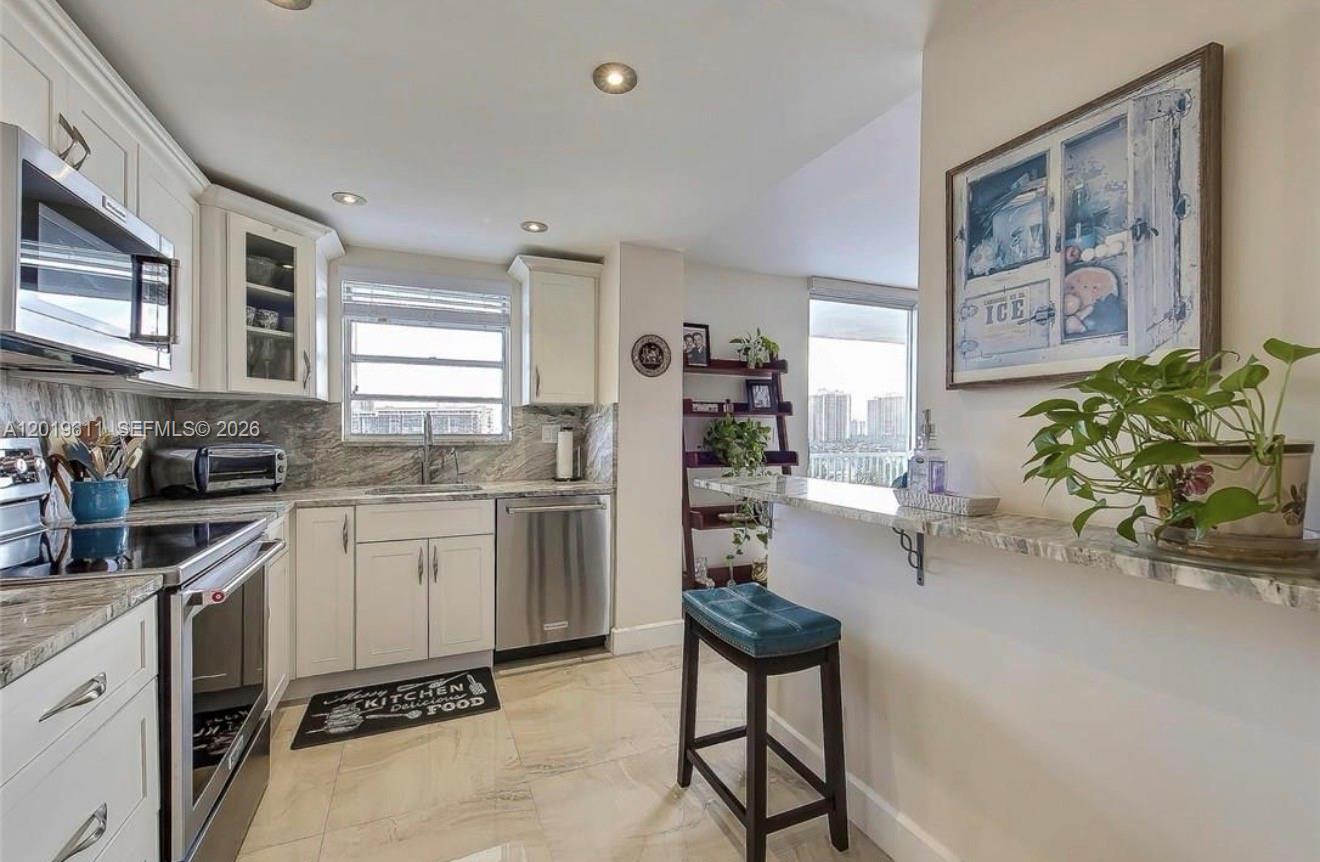 137 Golden Isles Dr #1006, Hallandale Beach FL 33009
