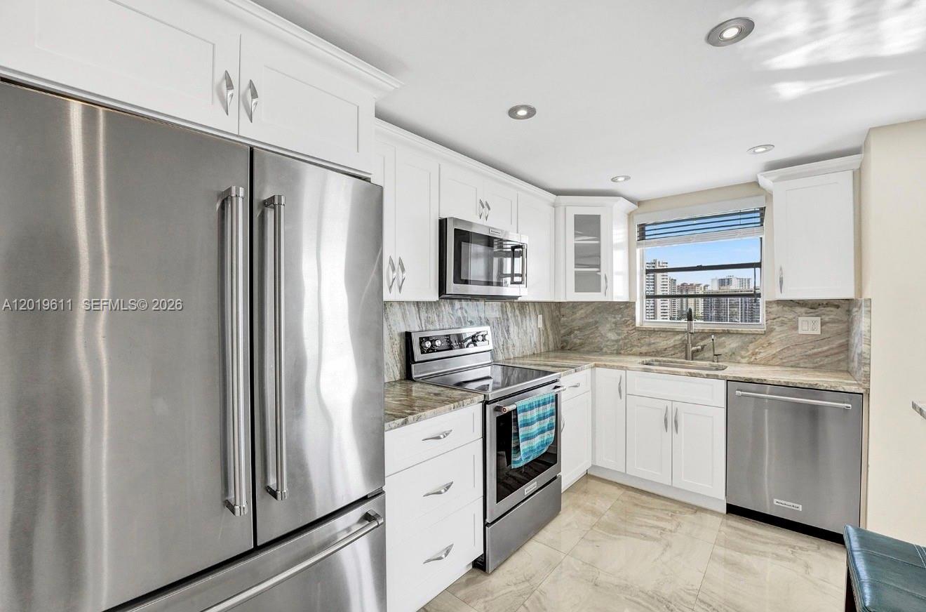 137 Golden Isles Dr #1006, Hallandale Beach FL 33009