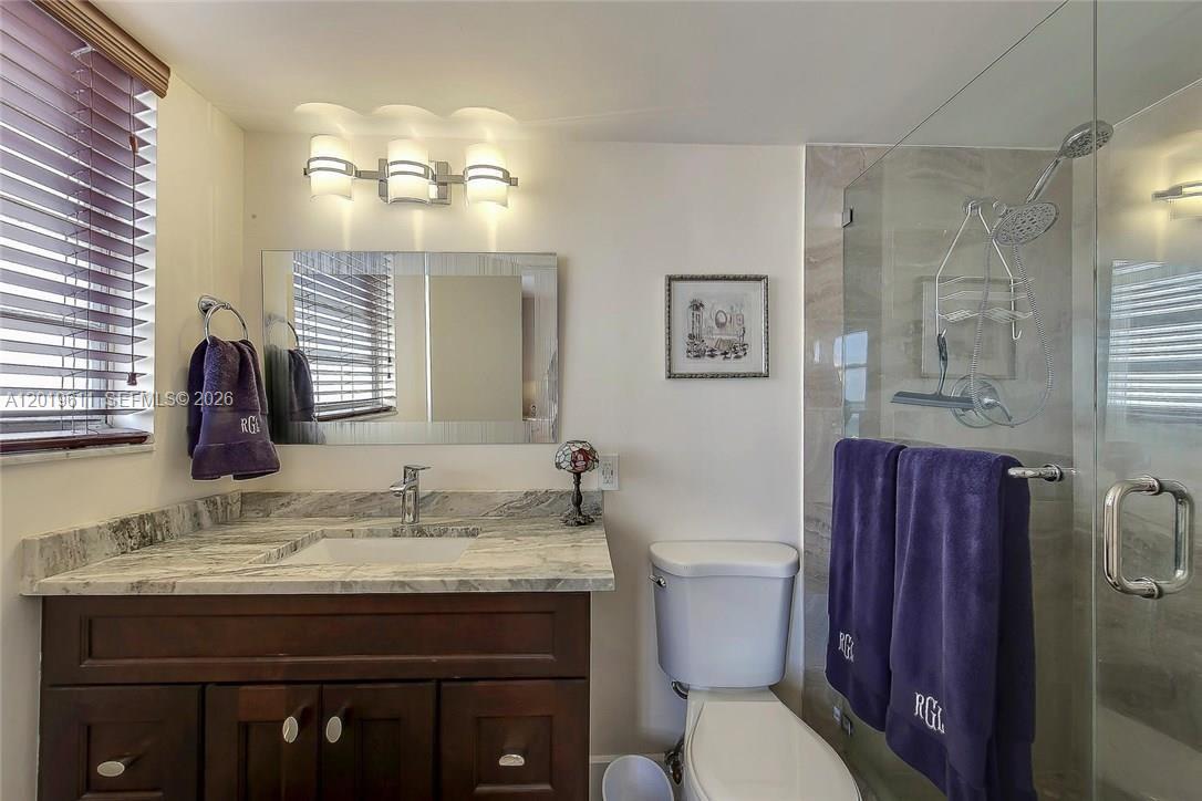 137 Golden Isles Dr #1006, Hallandale Beach FL 33009