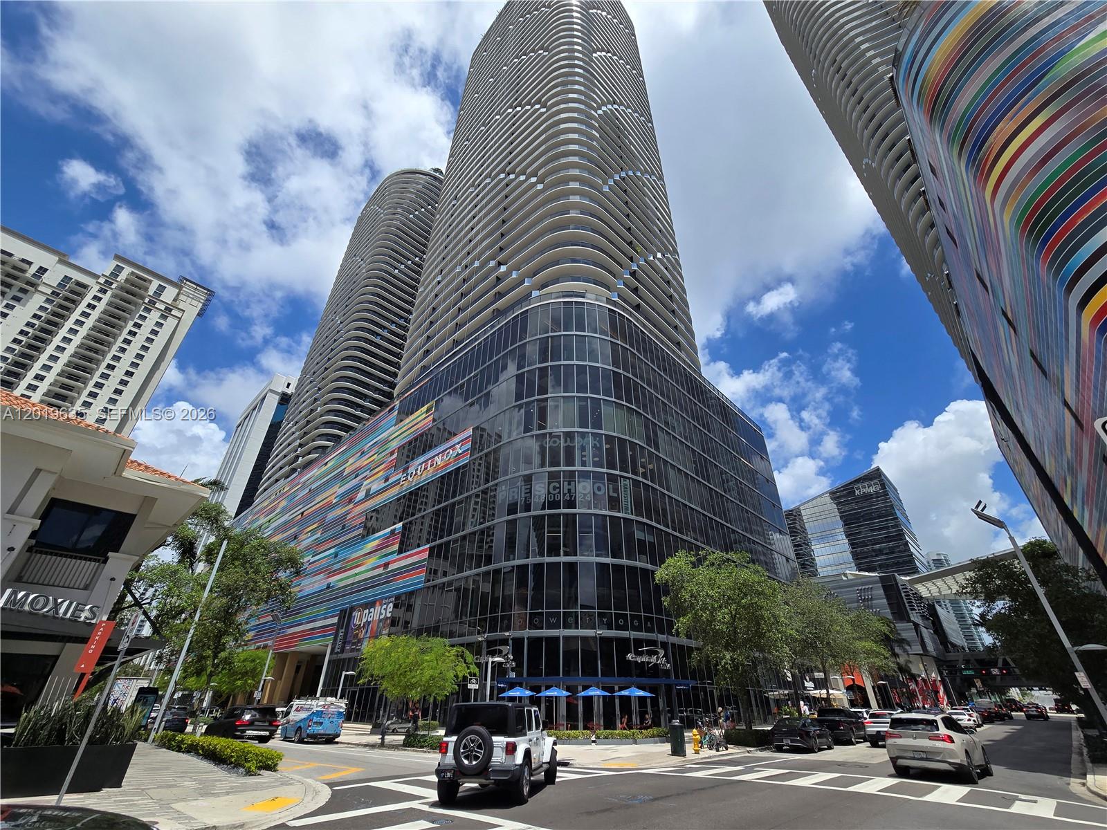 55 SW 9th St #1810, Miami FL 33130