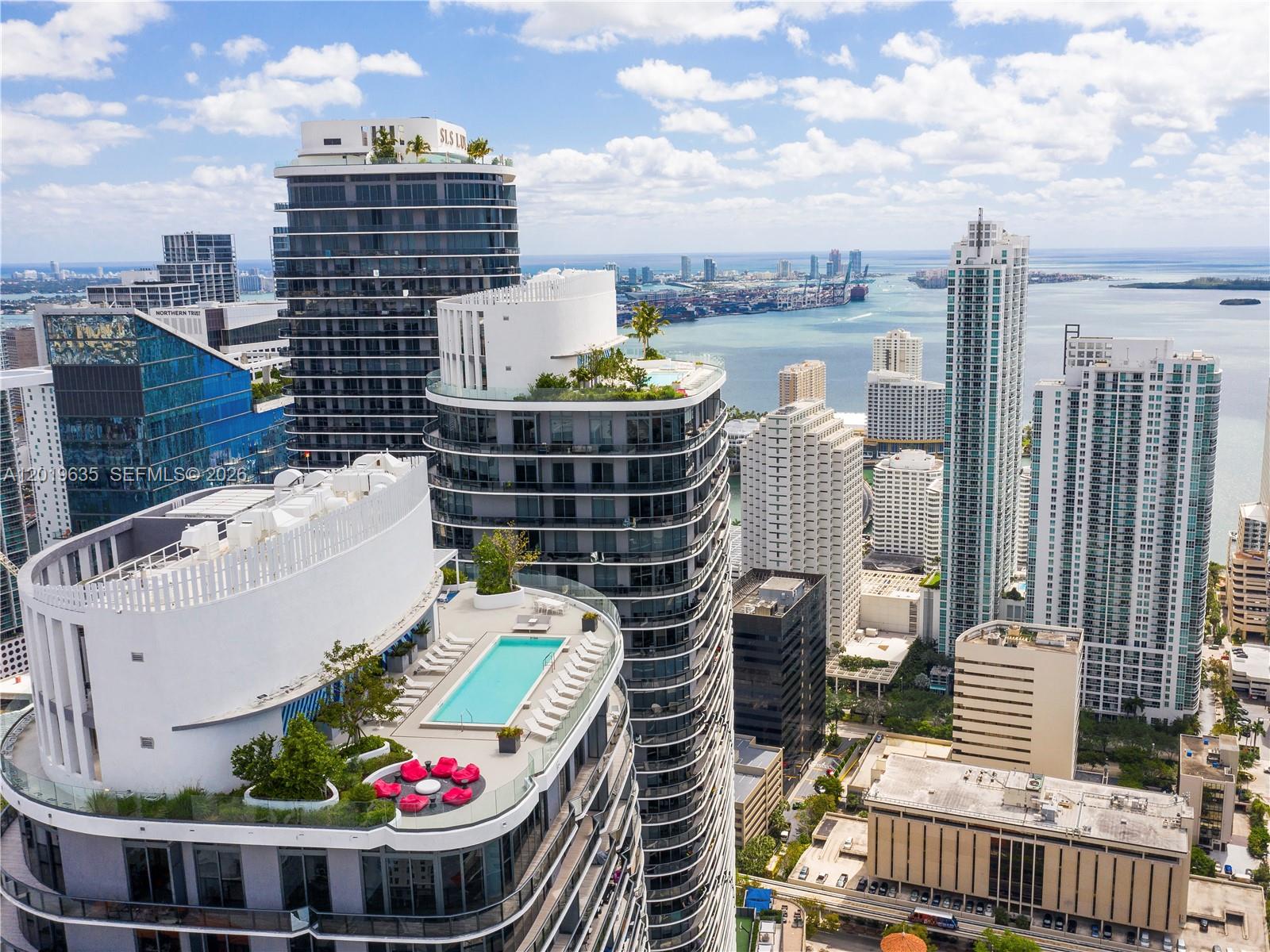55 SW 9th St #1810, Miami FL 33130