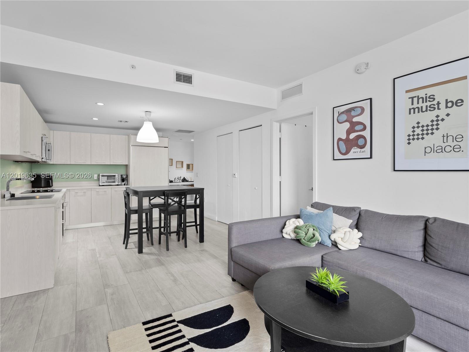 55 SW 9th St #1810, Miami FL 33130