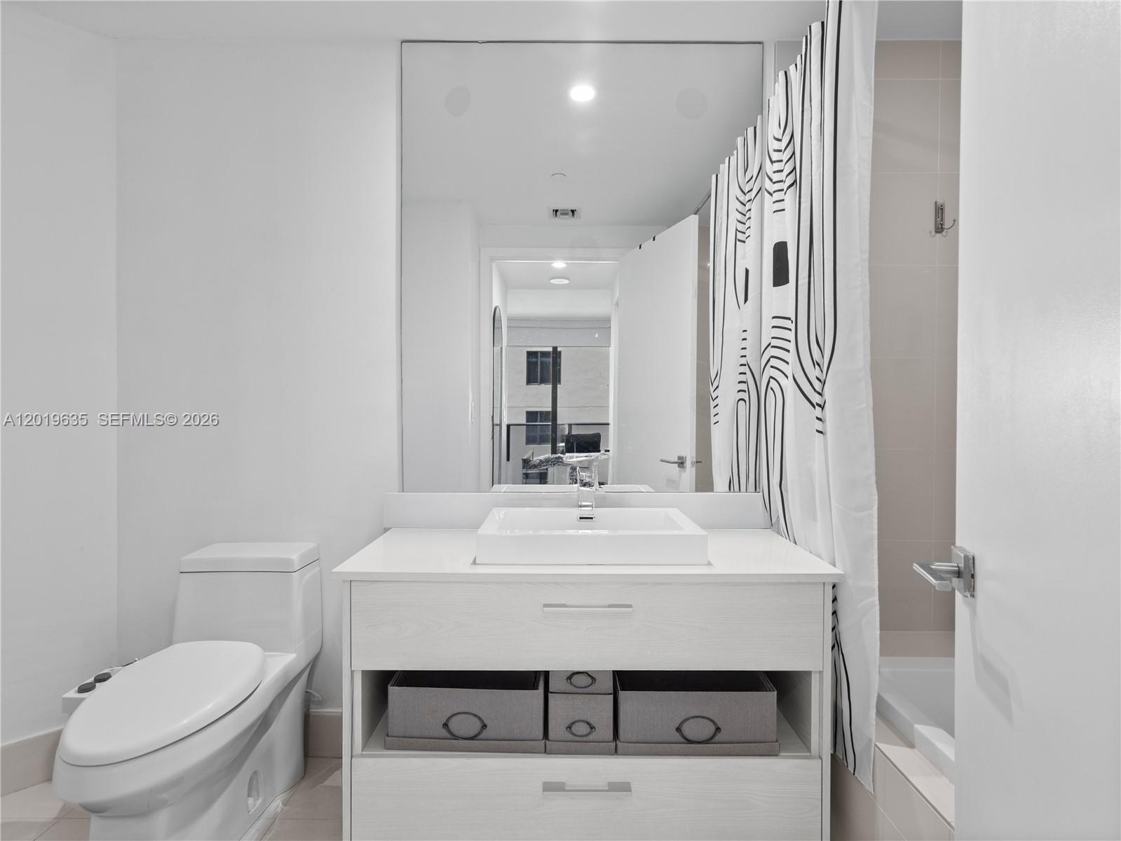 55 SW 9th St #1810, Miami FL 33130