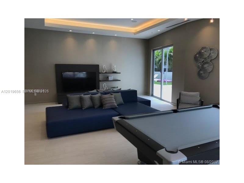 1010 SW 2nd Ave #1105, Miami FL 33130