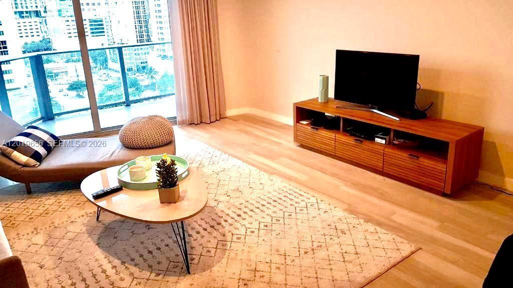 1010 SW 2nd Ave #1105, Miami FL 33130