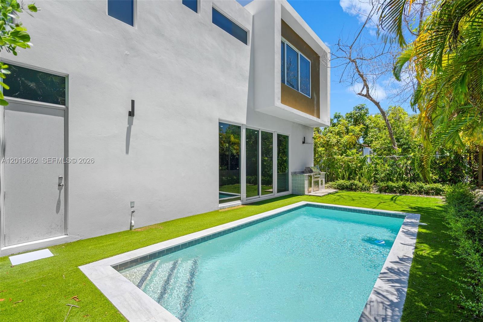 1816 SW 23rd St, Miami FL 33145