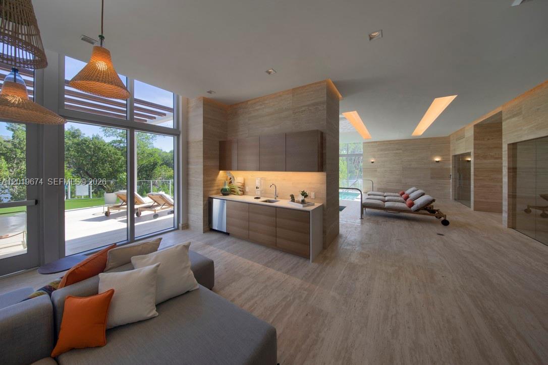 16385 Biscayne Blvd #3103, North Miami Beach FL 33160