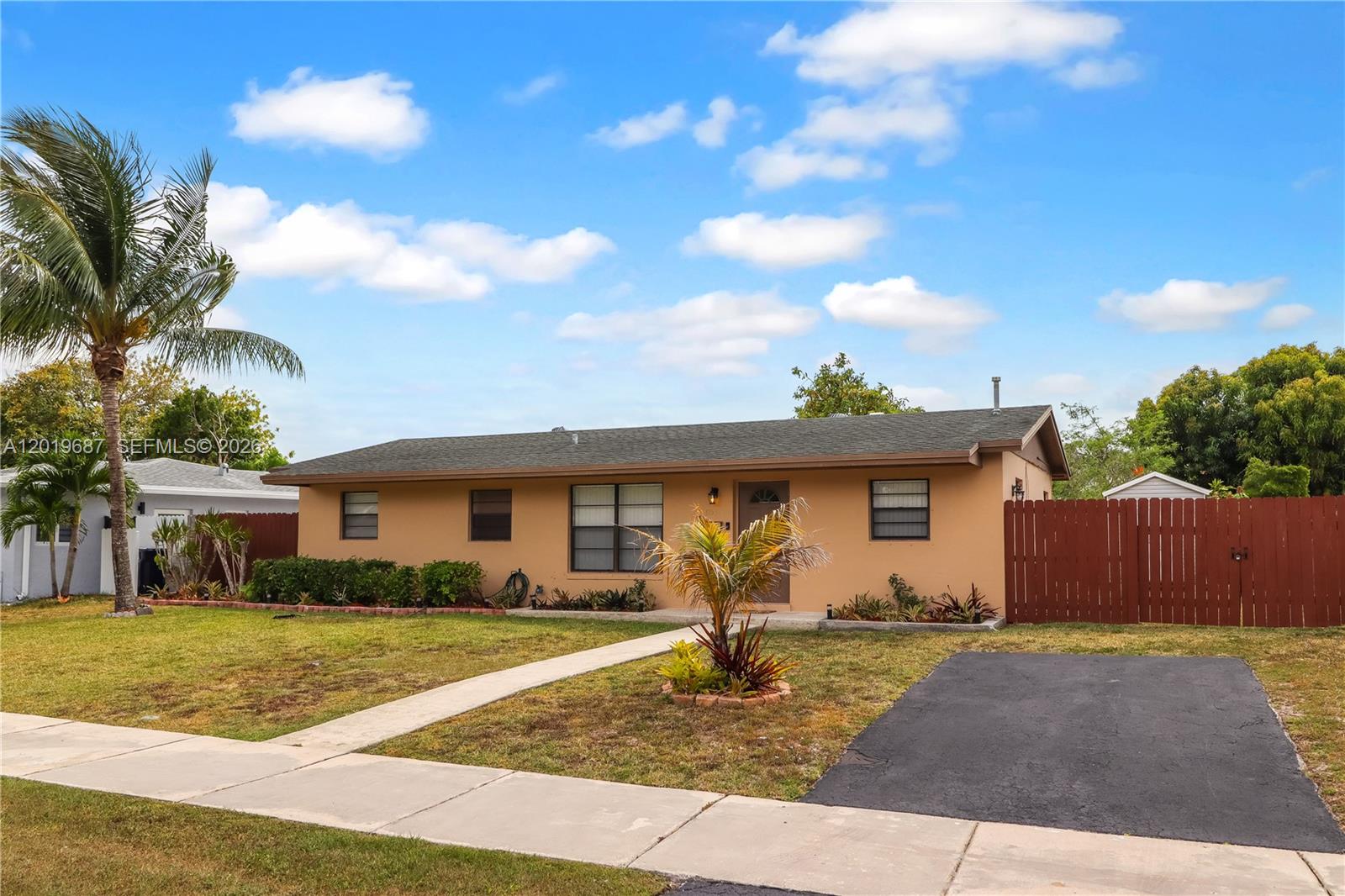 15502 SW 102nd Ave, Miami FL 33157