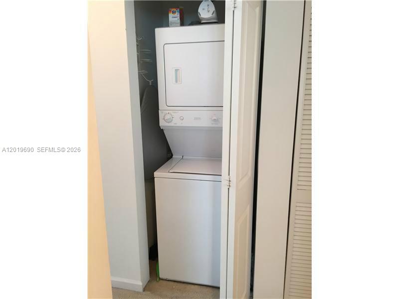 7900 Harbor Island Dr #1010, North Bay Village FL 33141