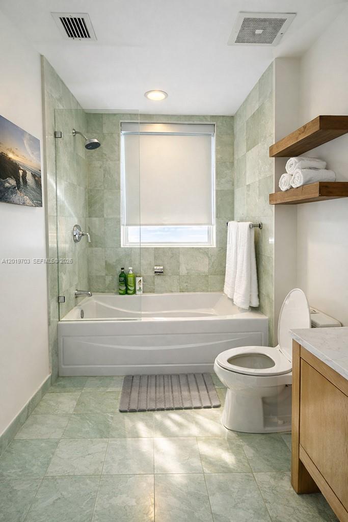 1050 Brickell Ave #2210, Miami FL 33131