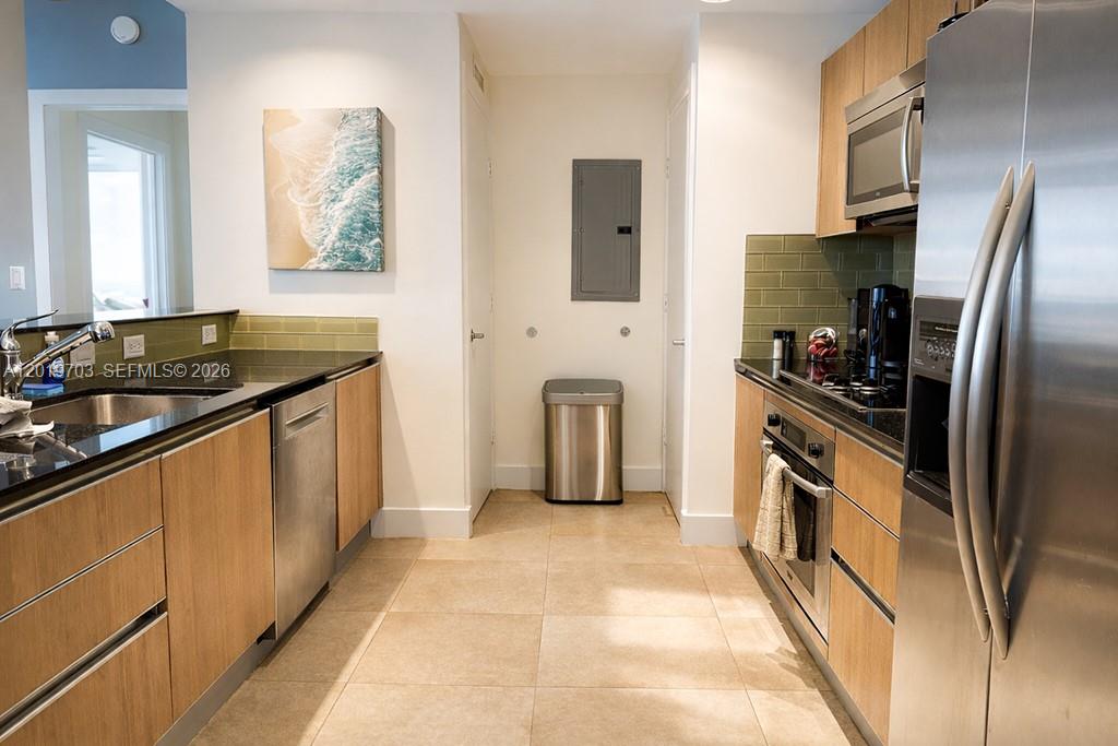 1050 Brickell Ave #2210, Miami FL 33131