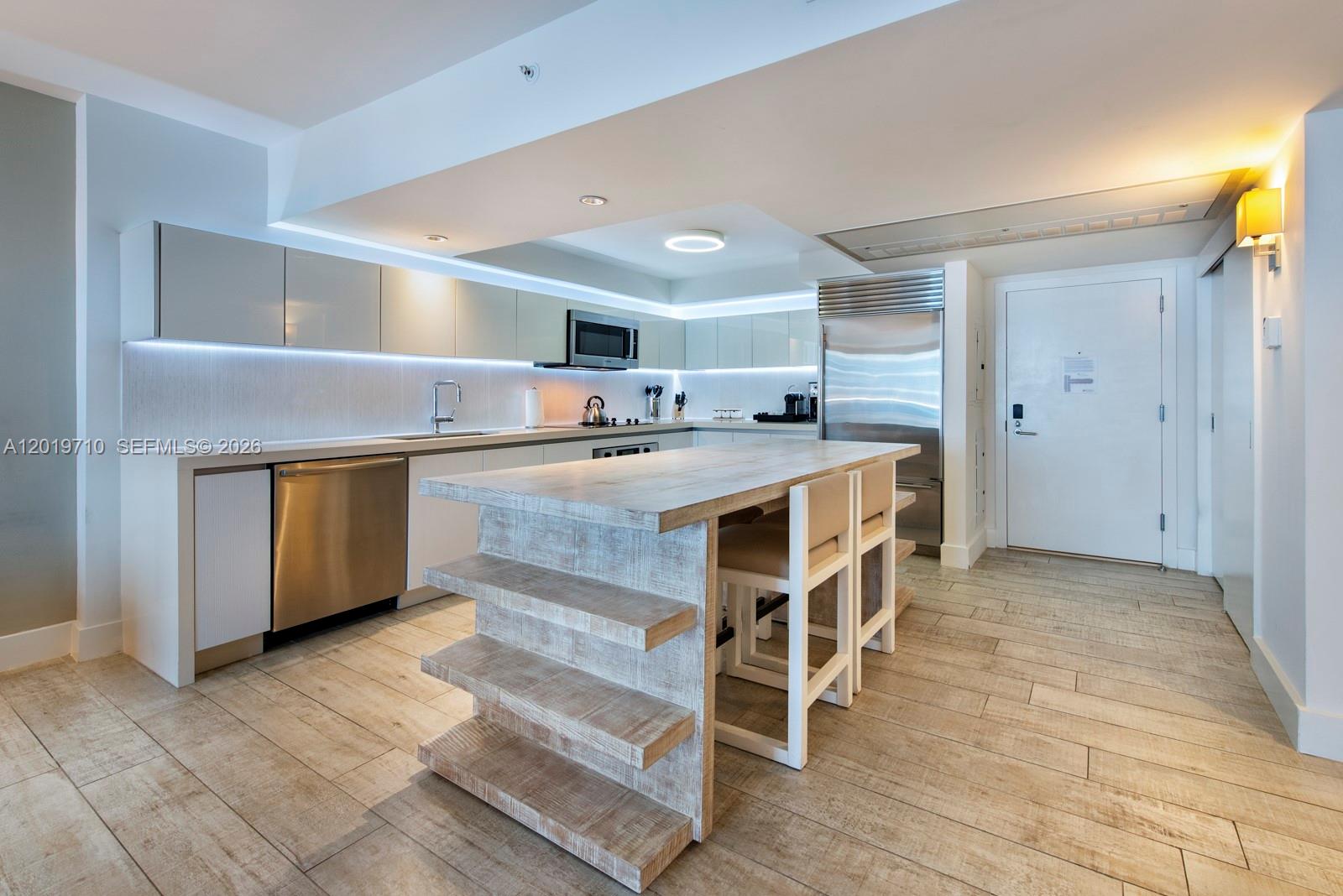 102 24th St #1012, Miami Beach FL 33139