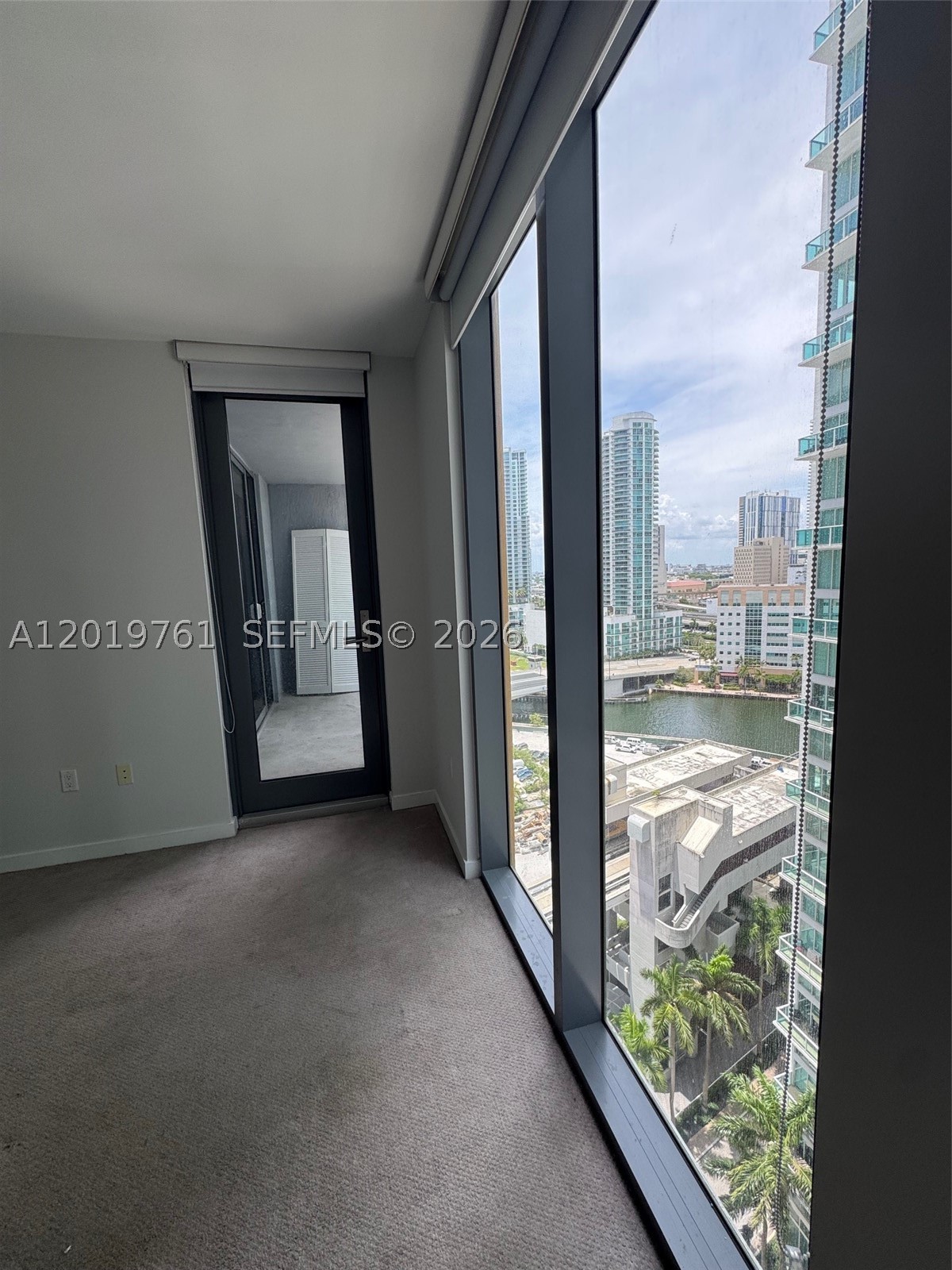 31 SE 6th St #2004, Miami FL 33131