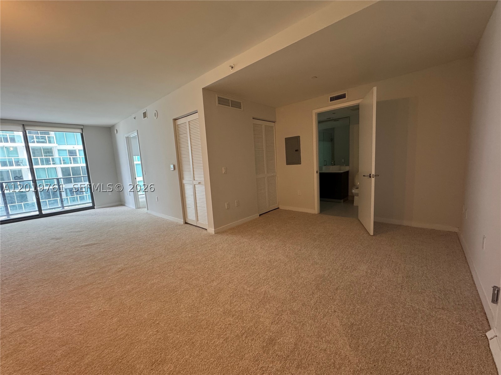 31 SE 6th St #2004, Miami FL 33131