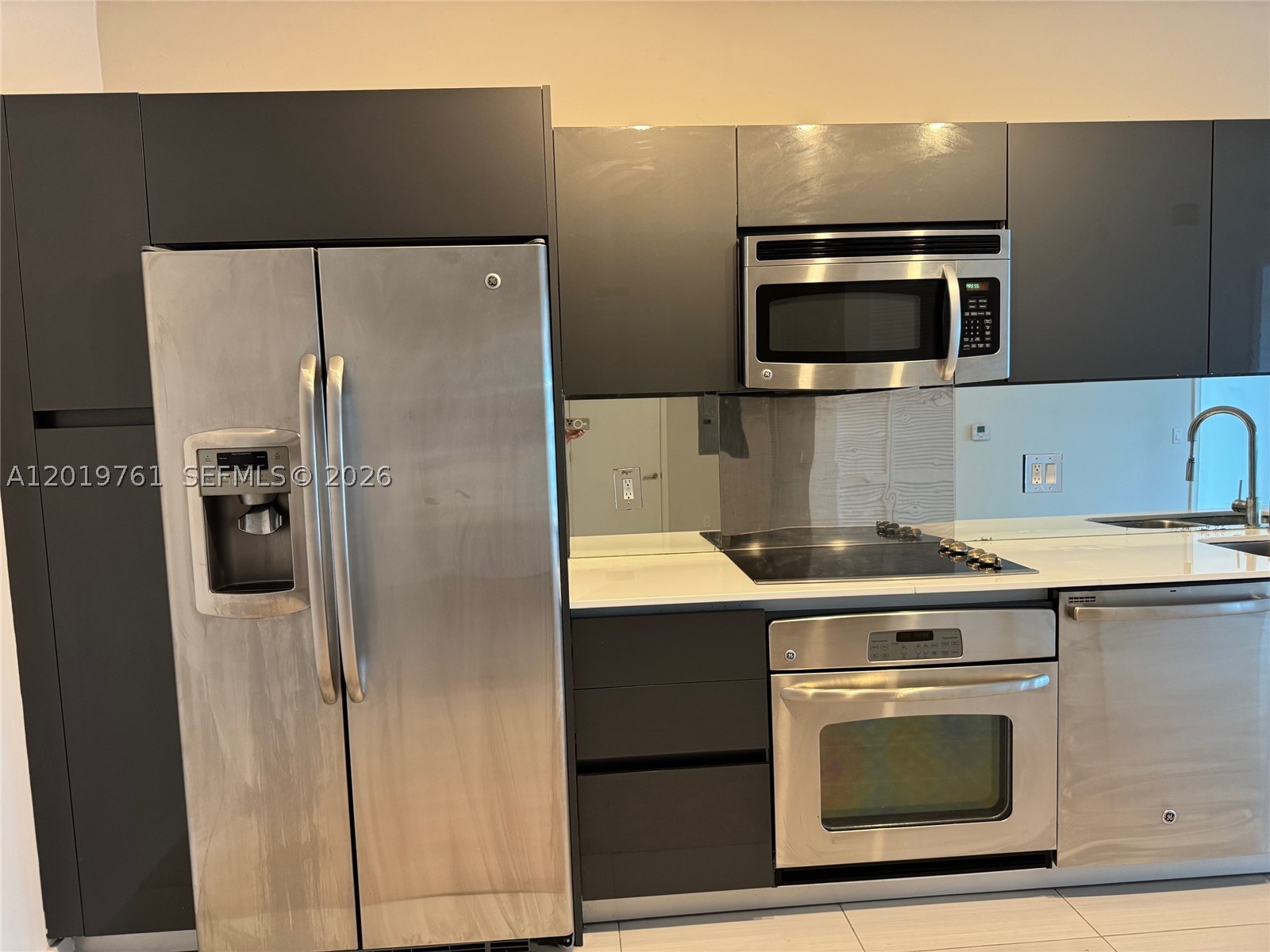 31 SE 6th St #2004, Miami FL 33131
