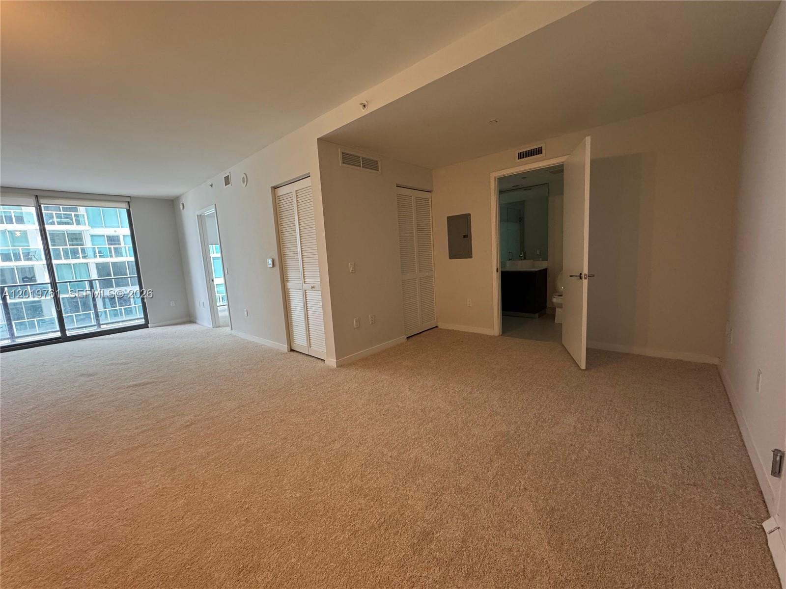 31 SE 6th St #2004, Miami FL 33131
