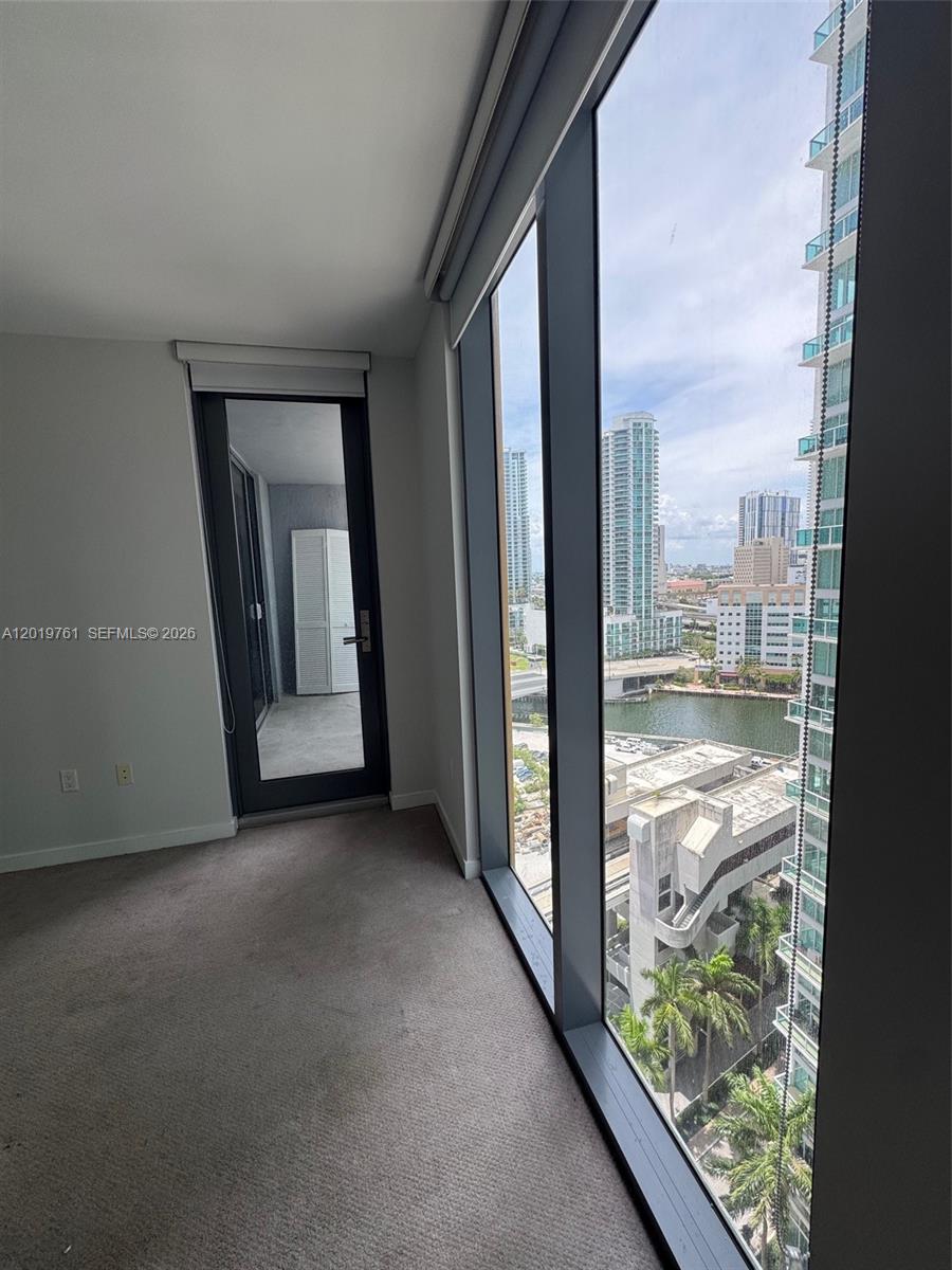 31 SE 6th St #2004, Miami FL 33131