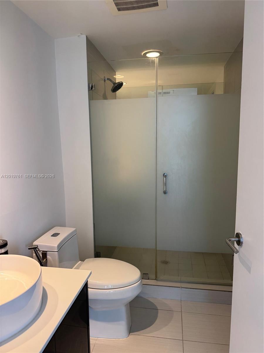 31 SE 6th St #2004, Miami FL 33131