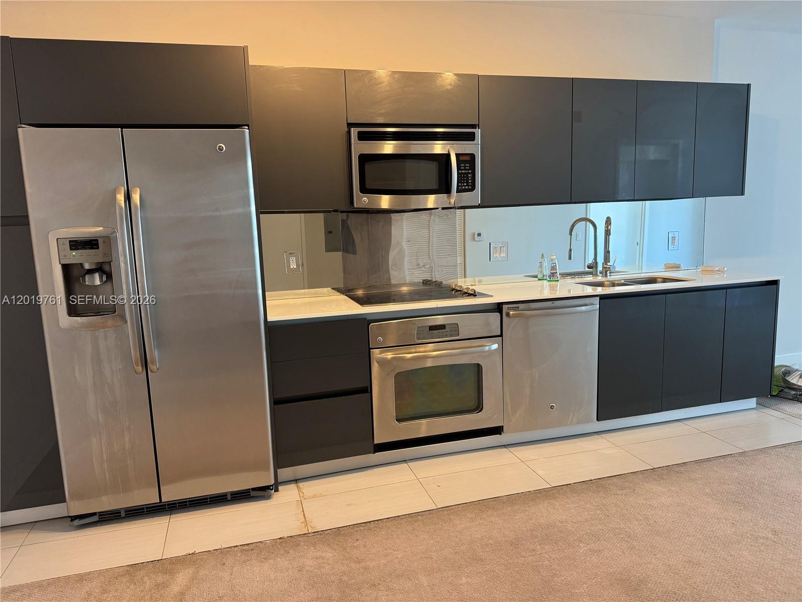 31 SE 6th St #2004, Miami FL 33131