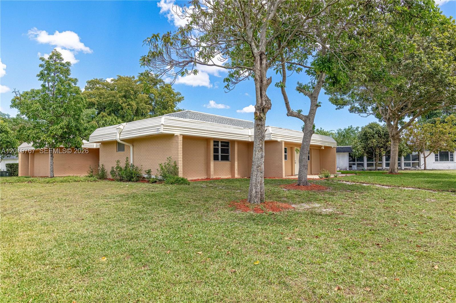 5201 Yellow Pine Ln #0, Tamarac FL 33319