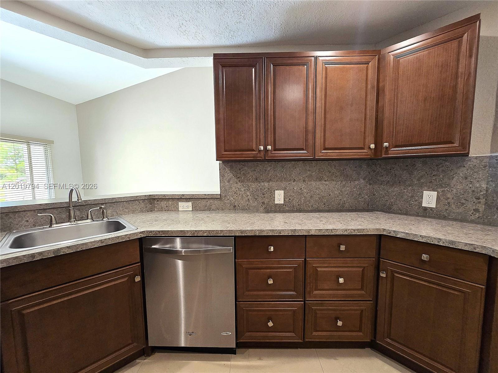 3457 NW 44th St #205, Oakland Park FL 33309
