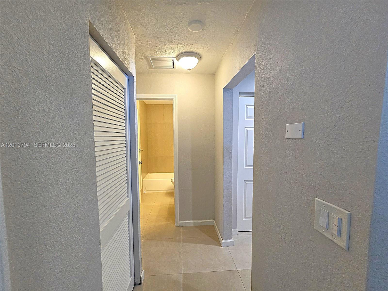 3457 NW 44th St #205, Oakland Park FL 33309