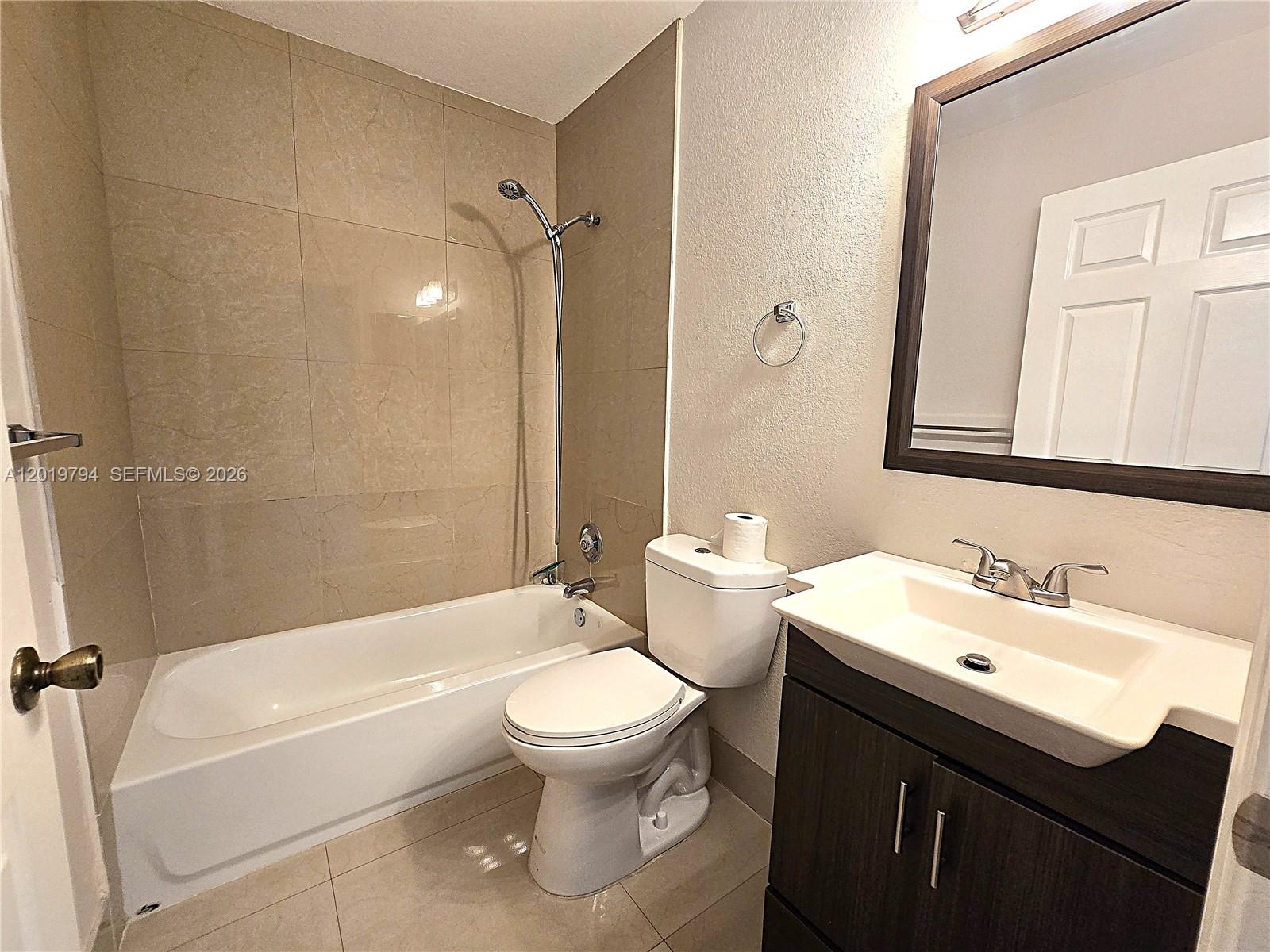 3457 NW 44th St #205, Oakland Park FL 33309