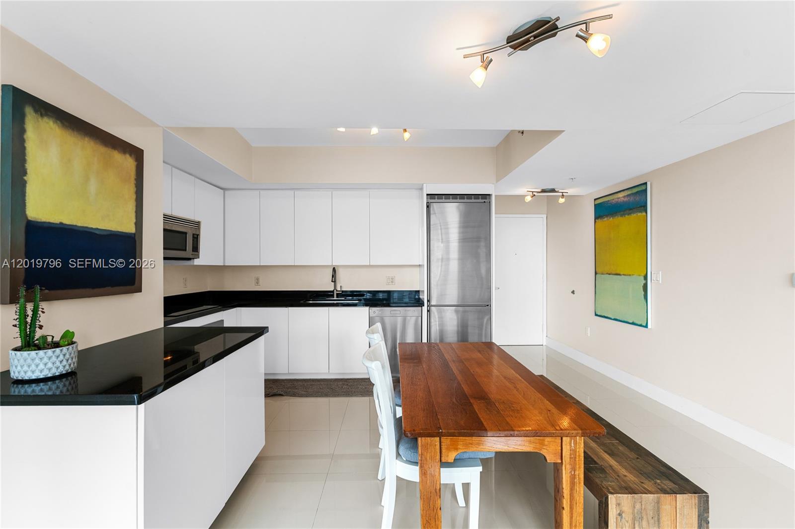 92 SW 3rd St #2104, Miami FL 33130