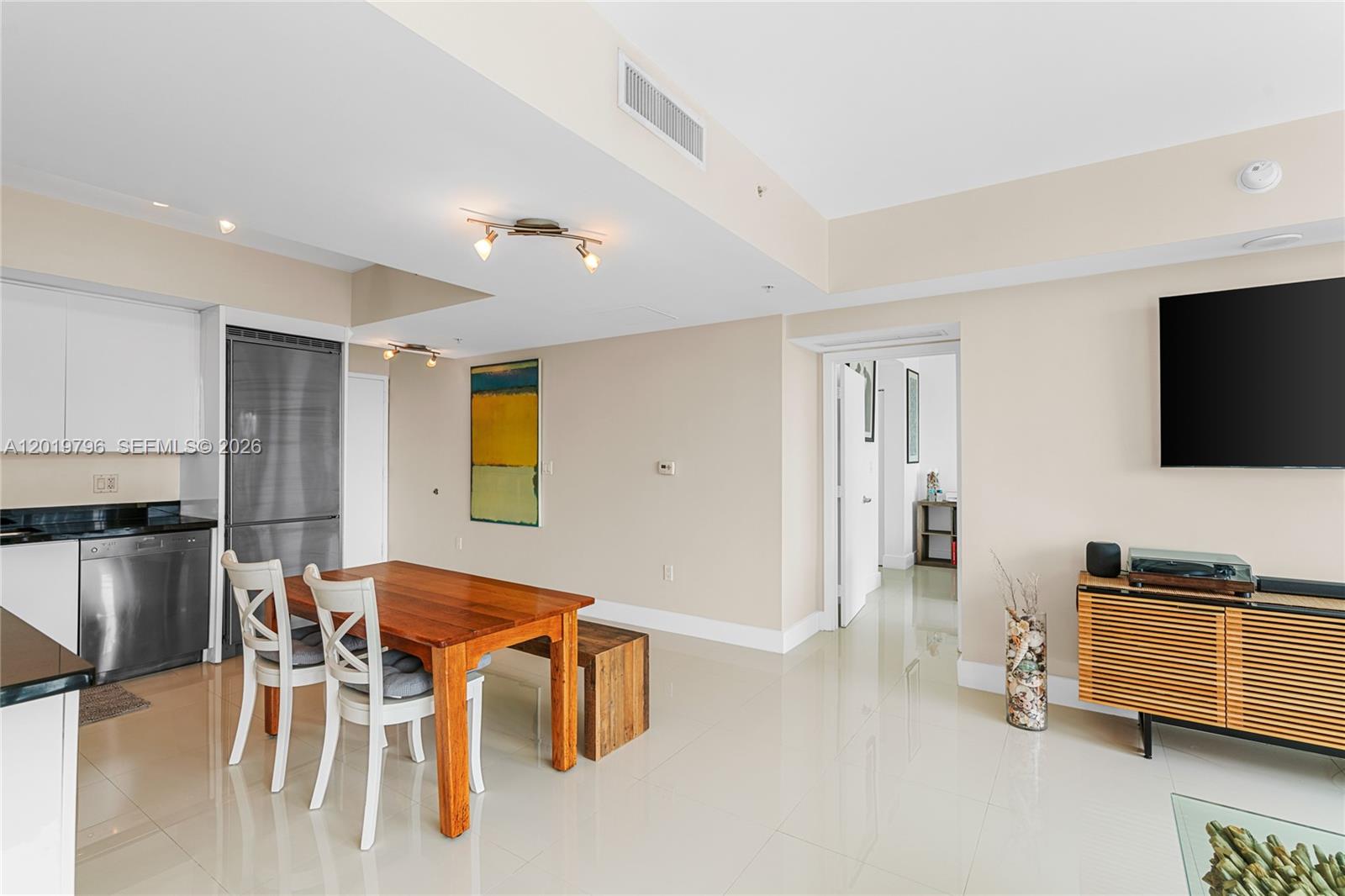 92 SW 3rd St #2104, Miami FL 33130