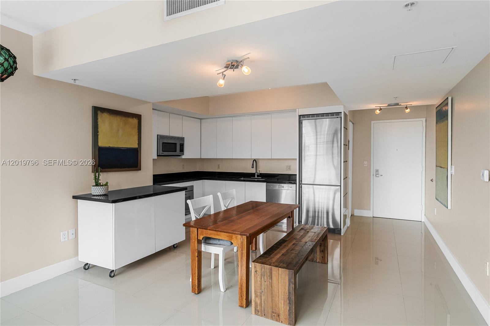 92 SW 3rd St #2104, Miami FL 33130
