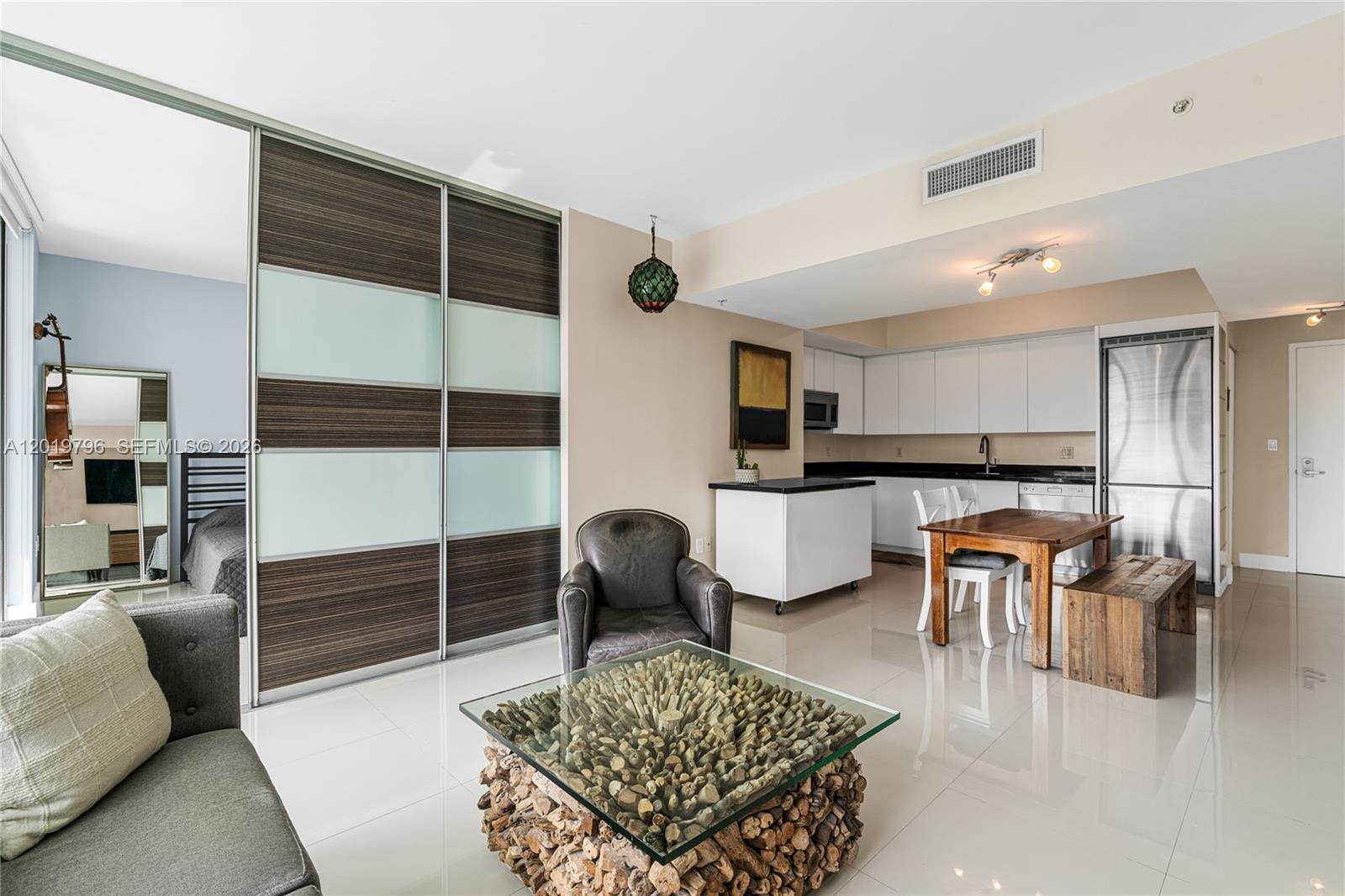 92 SW 3rd St #2104, Miami FL 33130
