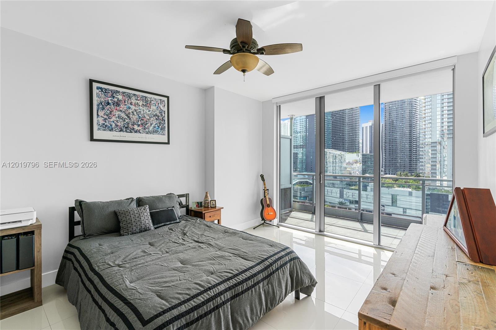 92 SW 3rd St #2104, Miami FL 33130