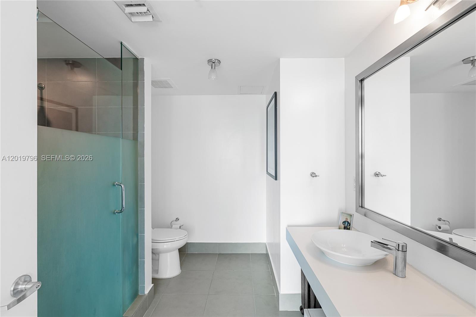 92 SW 3rd St #2104, Miami FL 33130