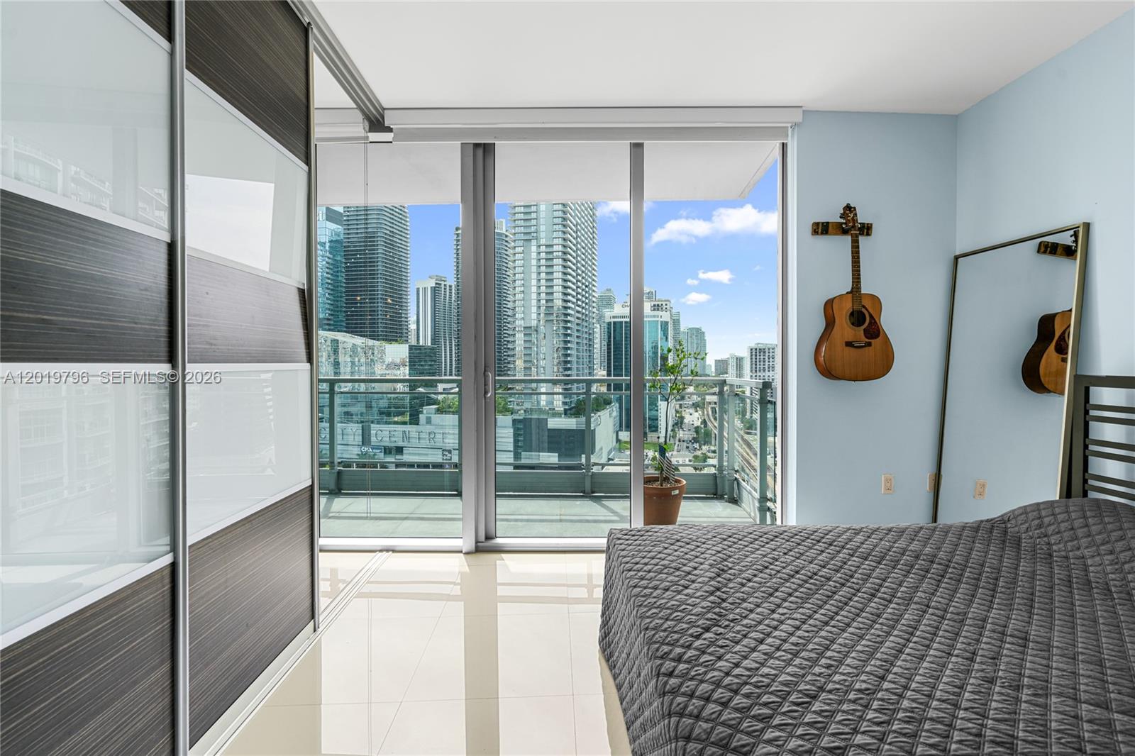 92 SW 3rd St #2104, Miami FL 33130