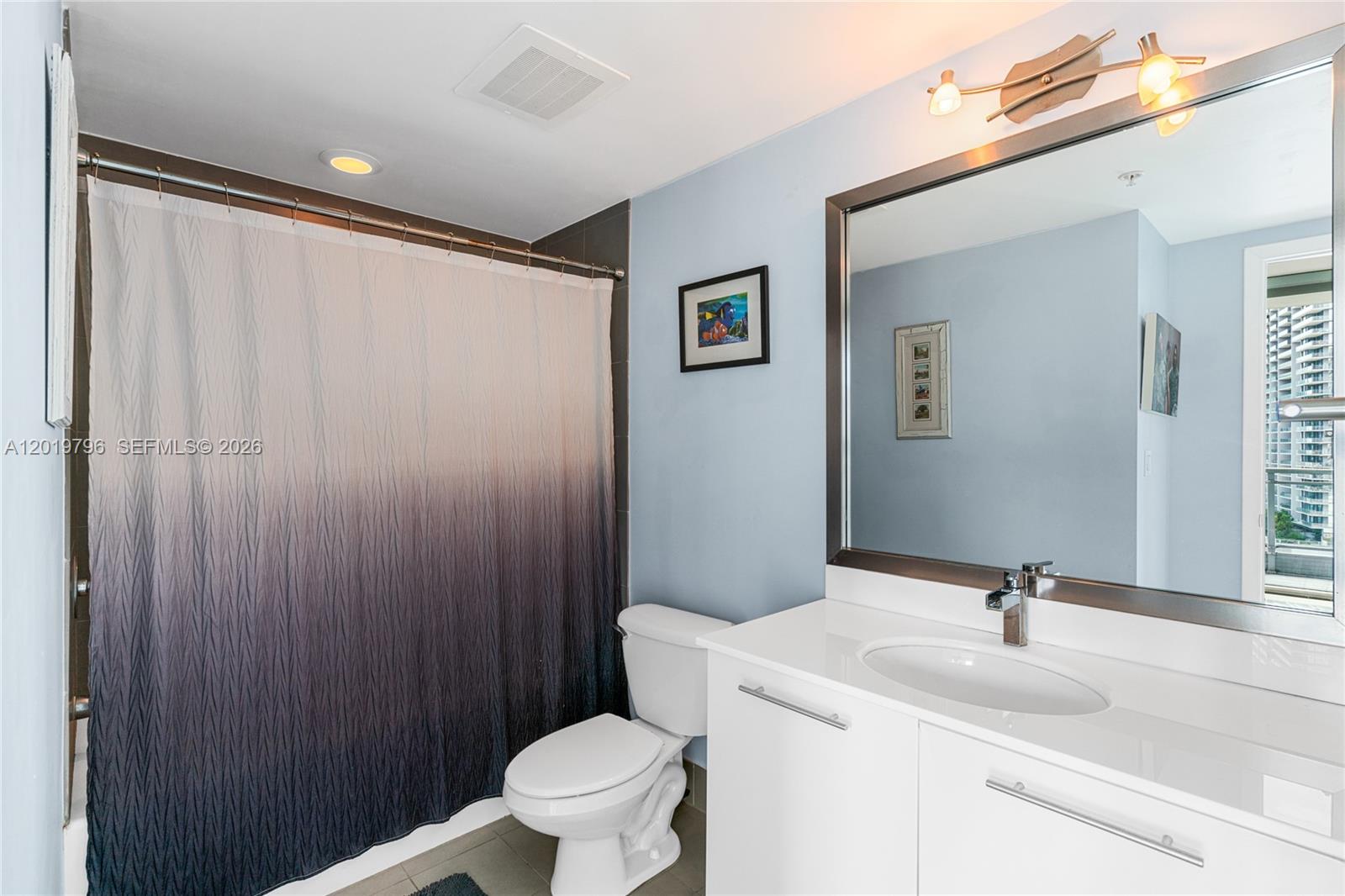 92 SW 3rd St #2104, Miami FL 33130