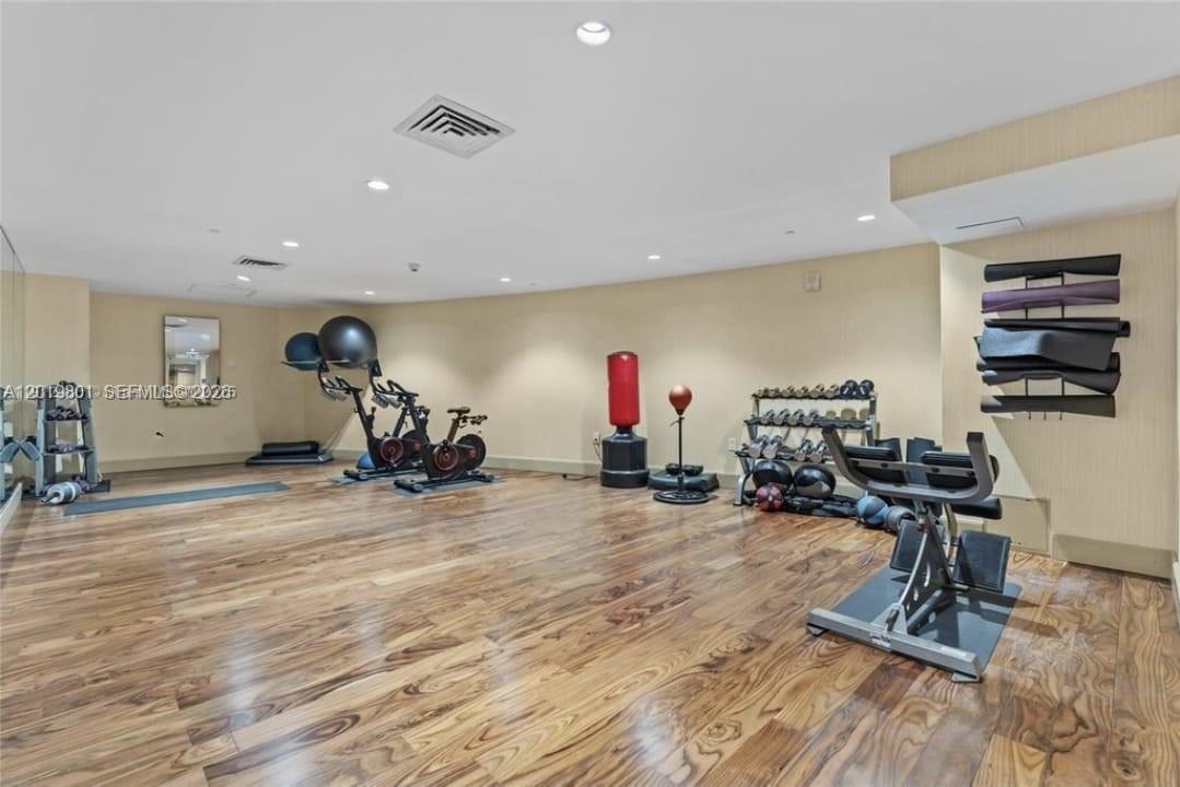 50 Biscayne Blvd #4106, Miami FL 33132